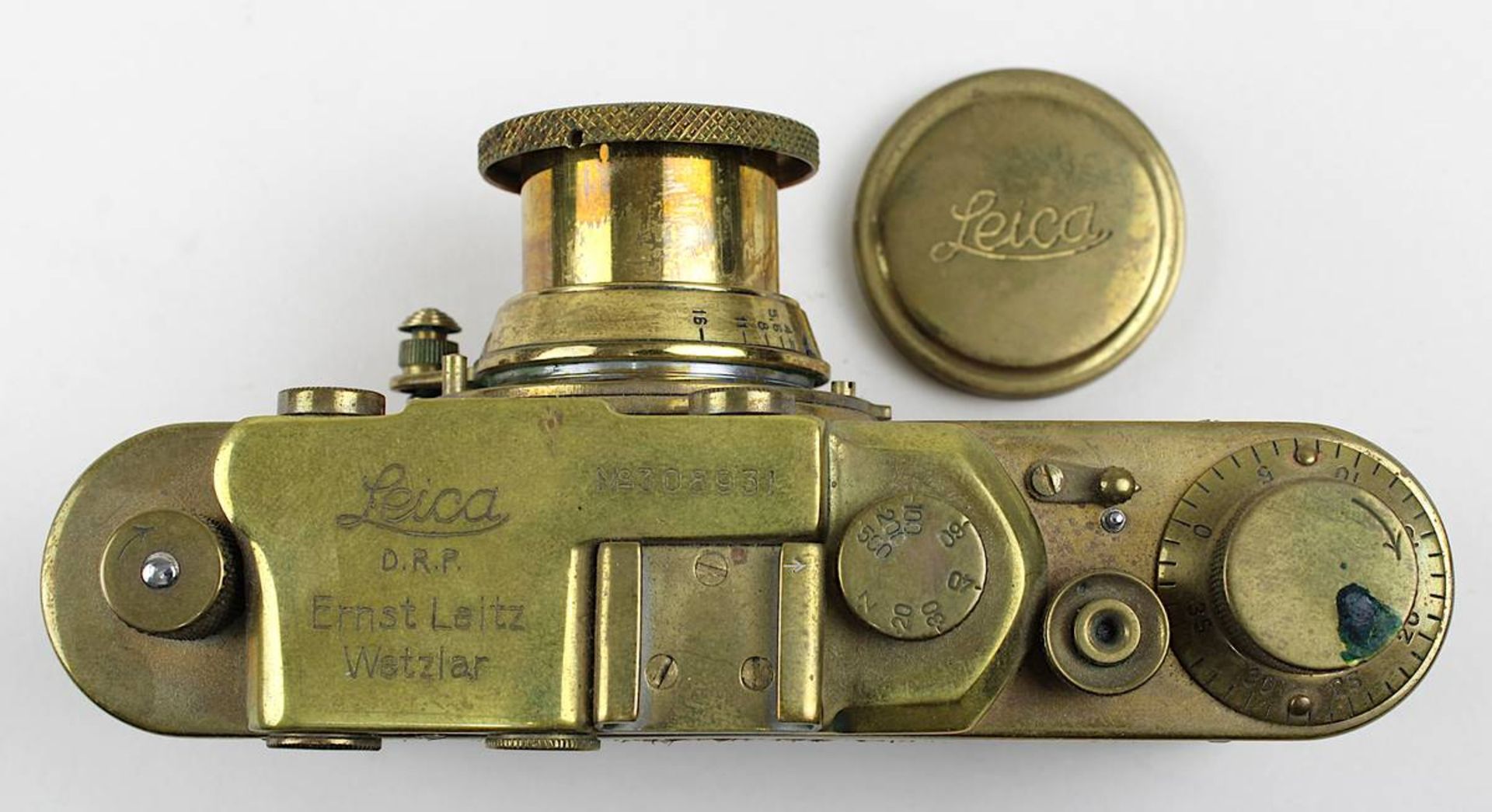 Leica II mit Schlangenleder, wohl russischer Nachbau, Kleinbild-Sucherkamera, Nr. 308931, manuelle - Image 2 of 2