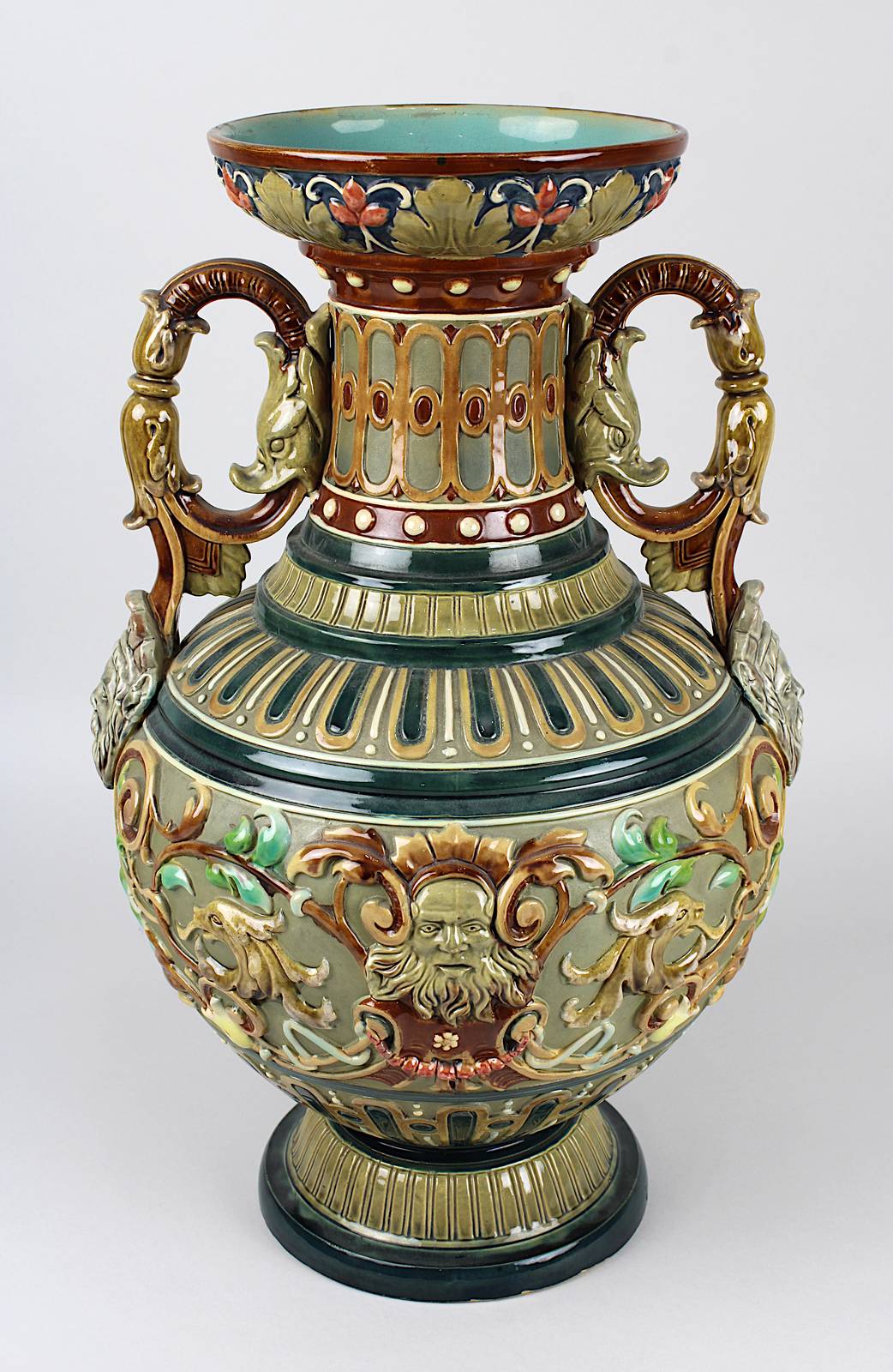 Wilhelm Schiller & Sohn Keramik Prunk-Vase, Bodenbach Böhmen um 1900, balusterförmiger Korpus,