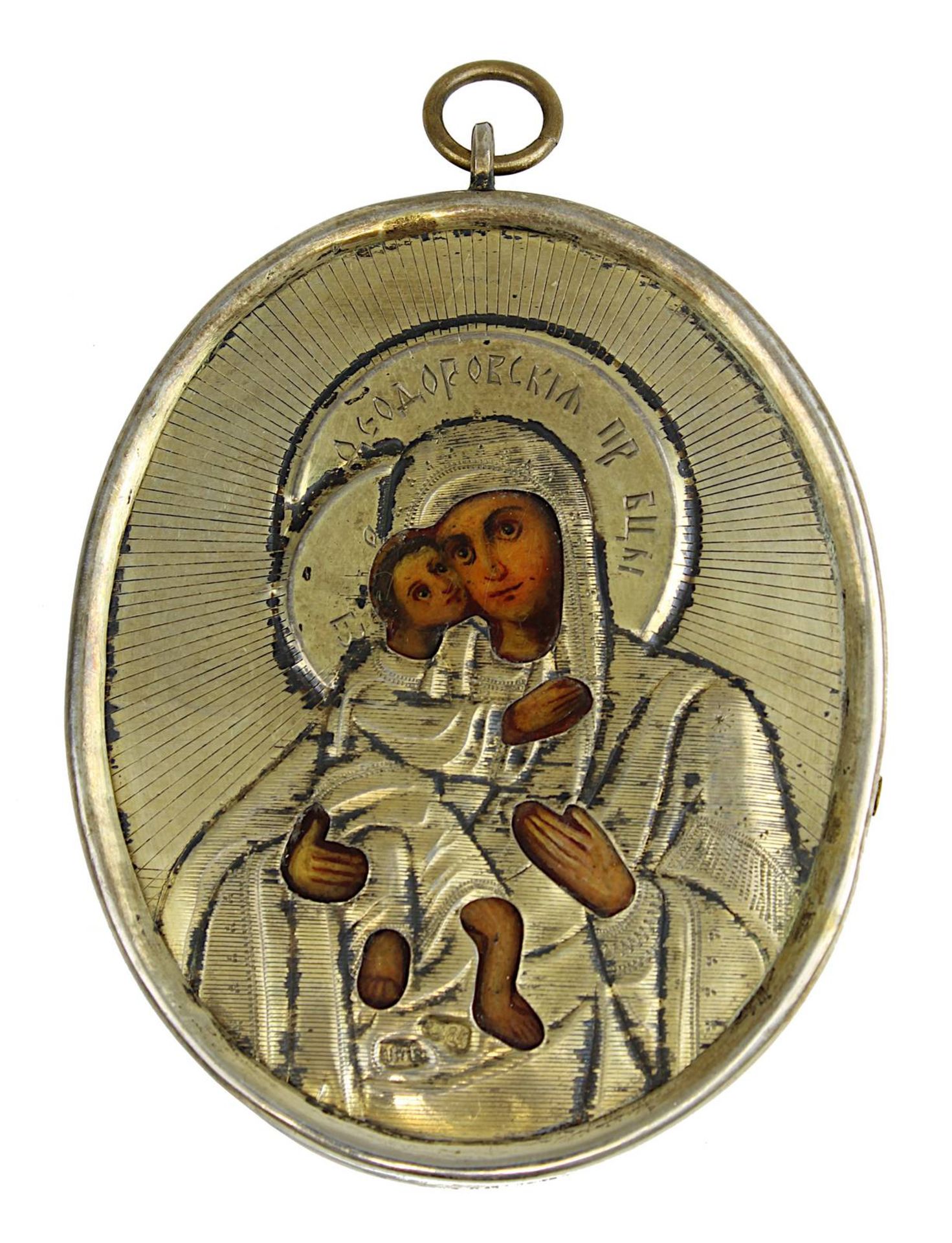 Ikone, Gottesmutter Feodorovskaja, Russland um 1908/1917, als ovales Medaillion, mit vergoldetem