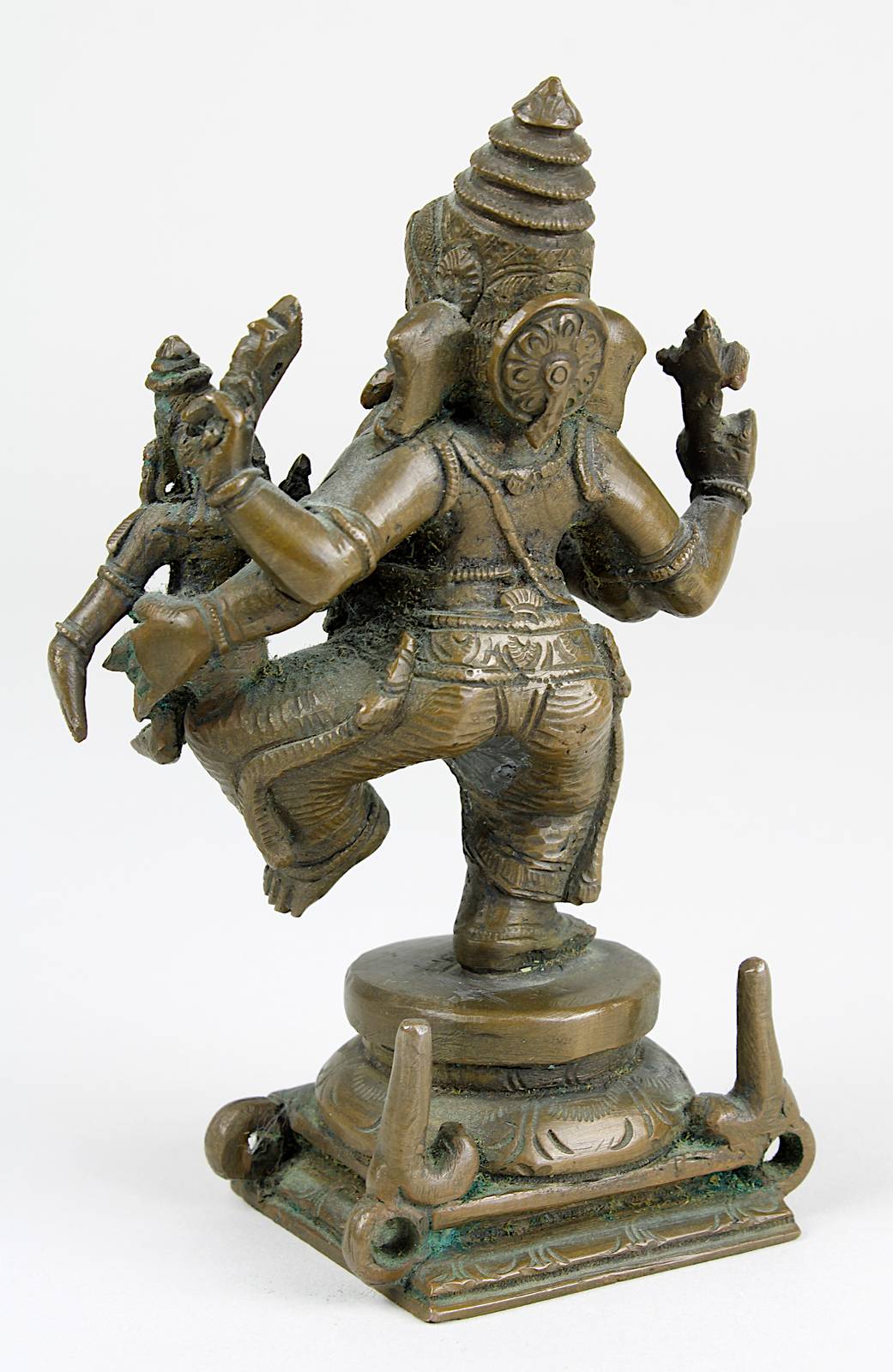 Bronzefigur Tanzender Ganesha mit Kind im Arm, Indien wohl 1. H. 20. Jh., Gottheit auf Podest mit - Image 3 of 5