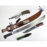 Machete und 3 Messer und  aus Zentralamerika: Machete mit Stahlklinge gemarkt und mit Original-