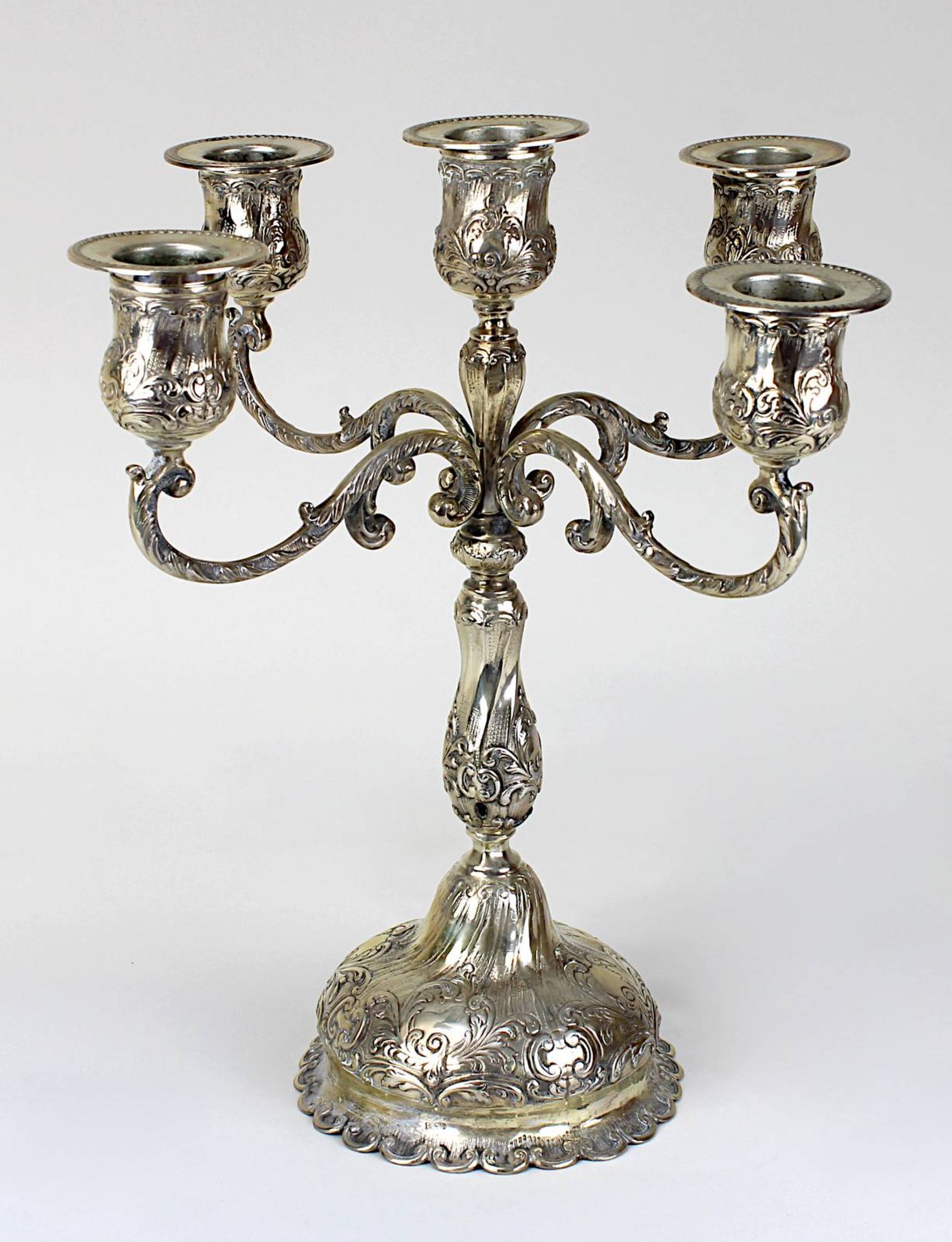 Fünfflammiger Leuchter aus 800er Silber, Christoph Widmann, 2. H. 20. Jh., im Barockstil, mit