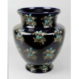 Gien Keramik-Vase mit emailliertem Blumendekor, Frankreich um 1890, Keramik, heller Scherben,