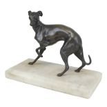Bildhauer 20. Jh., stehender Windhund (greyhound, Whippet), Bronze, mit braun-goldener Patina, auf