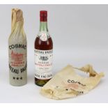 Zwei Flaschen Cognac, 1960er Jahre, Chateau Paulet, J. Maurice Lacroux Jarnac, Füllhöhe: obere