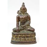 Sitzender Buddha, Bronzefigur Indien wohl 17./18. Jh., Buddha mit niedergeschlagenen Augen auf dem