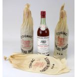 Drei Flaschen Cognac, 1960er Jahre, Chateau Paulet, J. Maurice Lacroux Jarnac, Füllhöhe: obere