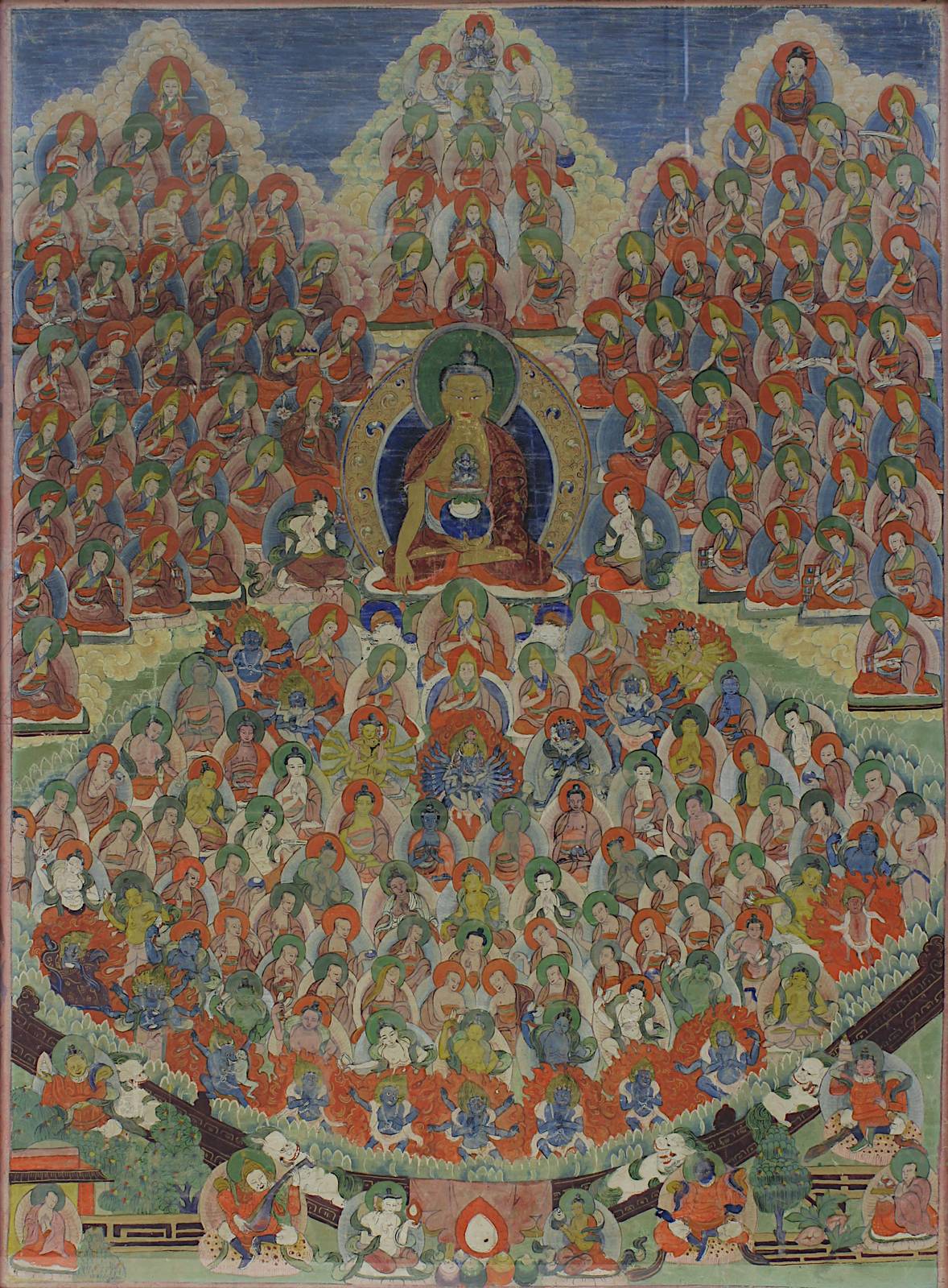 Thangka, wohl Tibet, 19. Jh., im Zentrum Buddha im Lotussitz, umgeben von zahlreichen Figuren, - Image 2 of 4