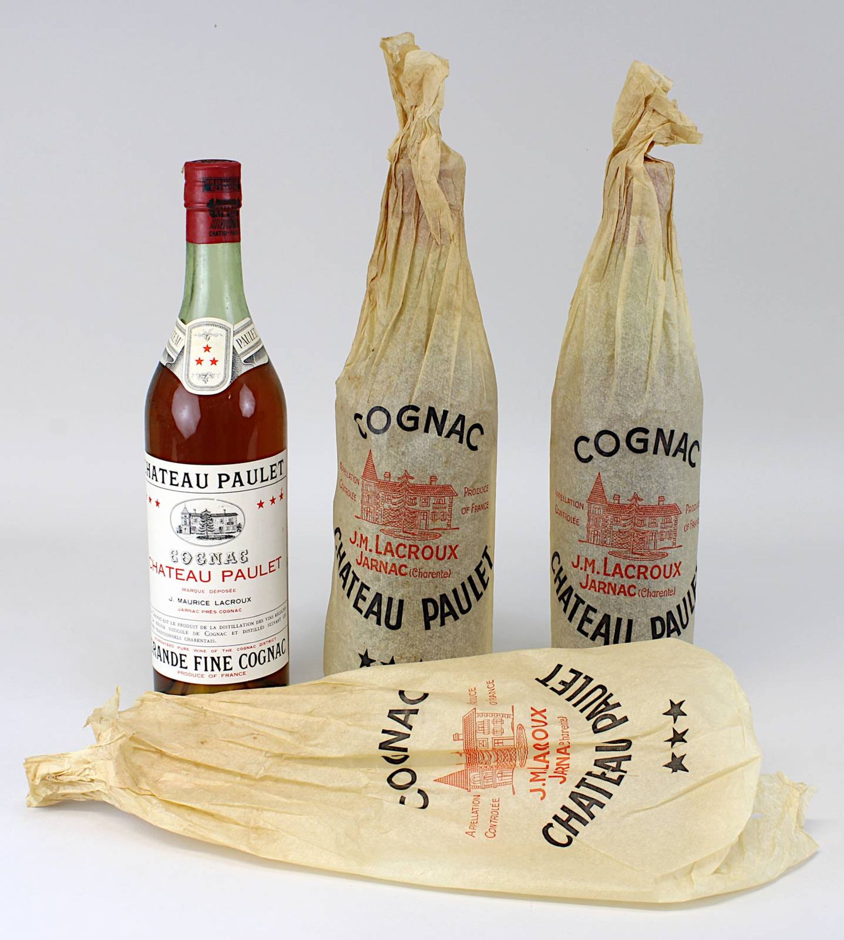 Drei Flaschen Cognac, 1960er Jahre, Chateau Paulet, J. Maurice Lacroux Jarnac, Füllhöhe: obere
