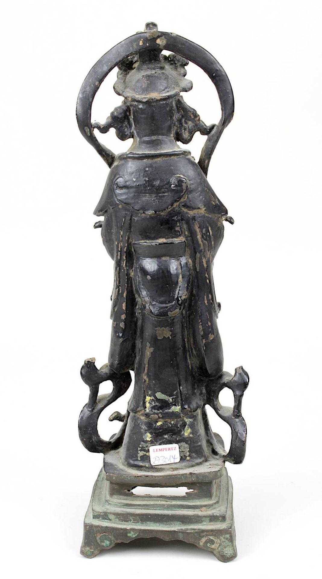 Stehende Figur der Xi Wang Mu, Bronze, China wohl 16./17. Jh., Bronze mit Resten von Vergoldung, die - Bild 3 aus 4