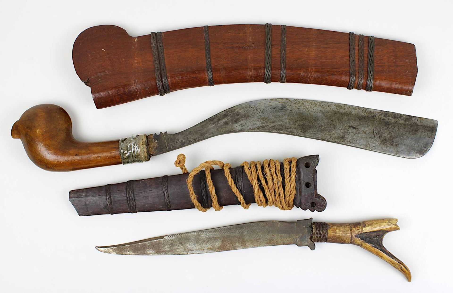 Indonesische Parang-Machete und Messer mit Griff aus Geweih: Parang mit geschweifter Klinge (leichte