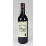 Eine Flasche 2004er Château Rieu de l'Ormeau, Lussac Saint-Emilion, Bordeaux, Füllhöhe unterer