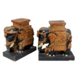 Paar Elefantenfiguren, ein Podest tragend, wohl China 19. Jh., Holz geschnitzt und farbig gefasst,