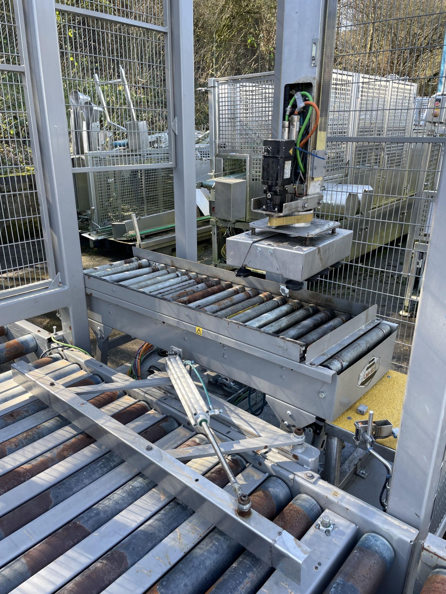 Palsys Palletiser System P40 Pallet Loader (onto rollers then into auto box stacker then out onto - Image 13 of 23