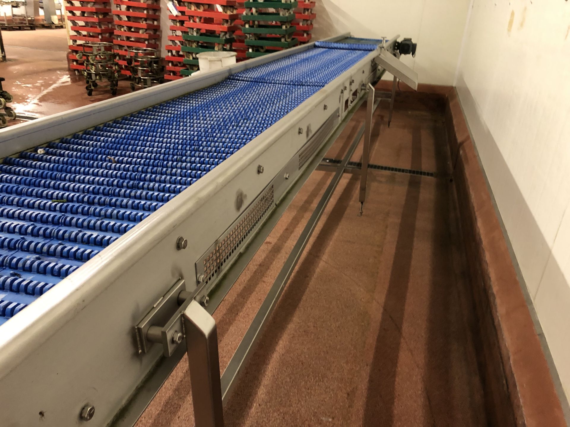 Introlux Belt Conveyor, approx. 600mm wide, 6.7m x 0.9m x 1.1m high overall, item located in Bury St - Image 4 of 4