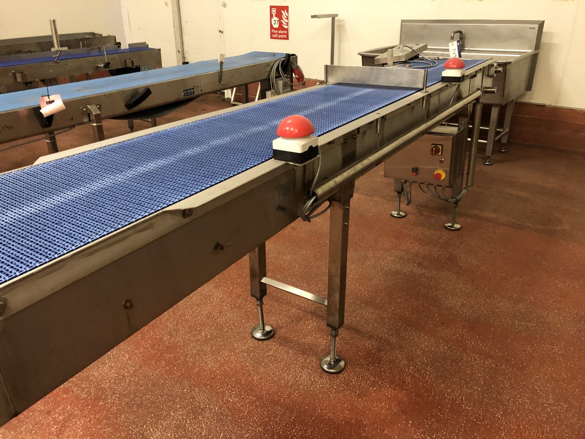 Belt Conveyor, apporx. 400mm wide belt, 3.3m x 0.8m x 1.1m high overall, item located in Bury St - Image 3 of 3