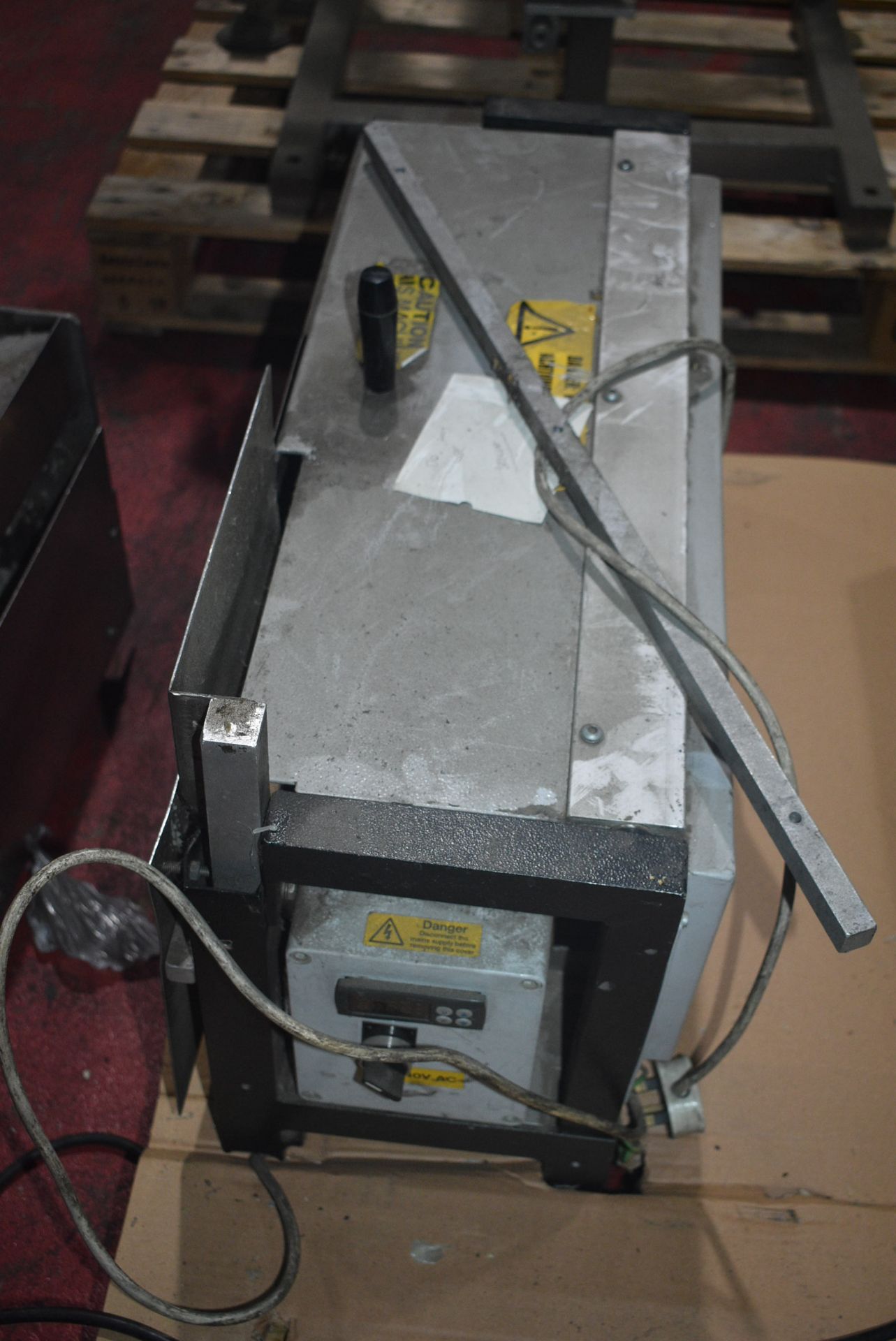 Jacob White S.F.Sealer Hot Melt Unit, serial no. 1259, 230V (known to require attention) (free - Image 4 of 4