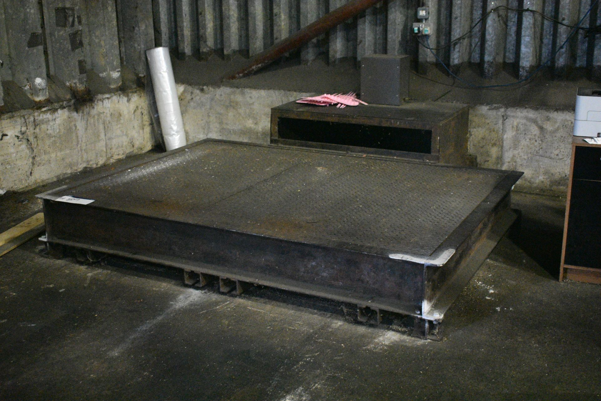STEEL LOAD CELL WEIGHING PLATFORM, approx. 2.13m x