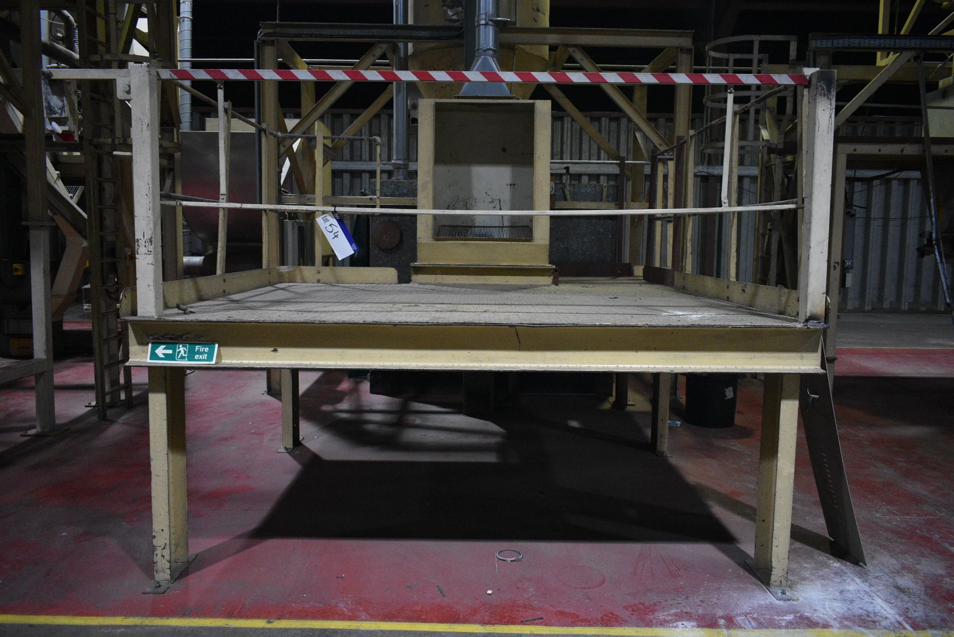 Bag Tip Platform, approx. 3m x 2.5m x 1.2m high, with access ladder, platform to rear and fork