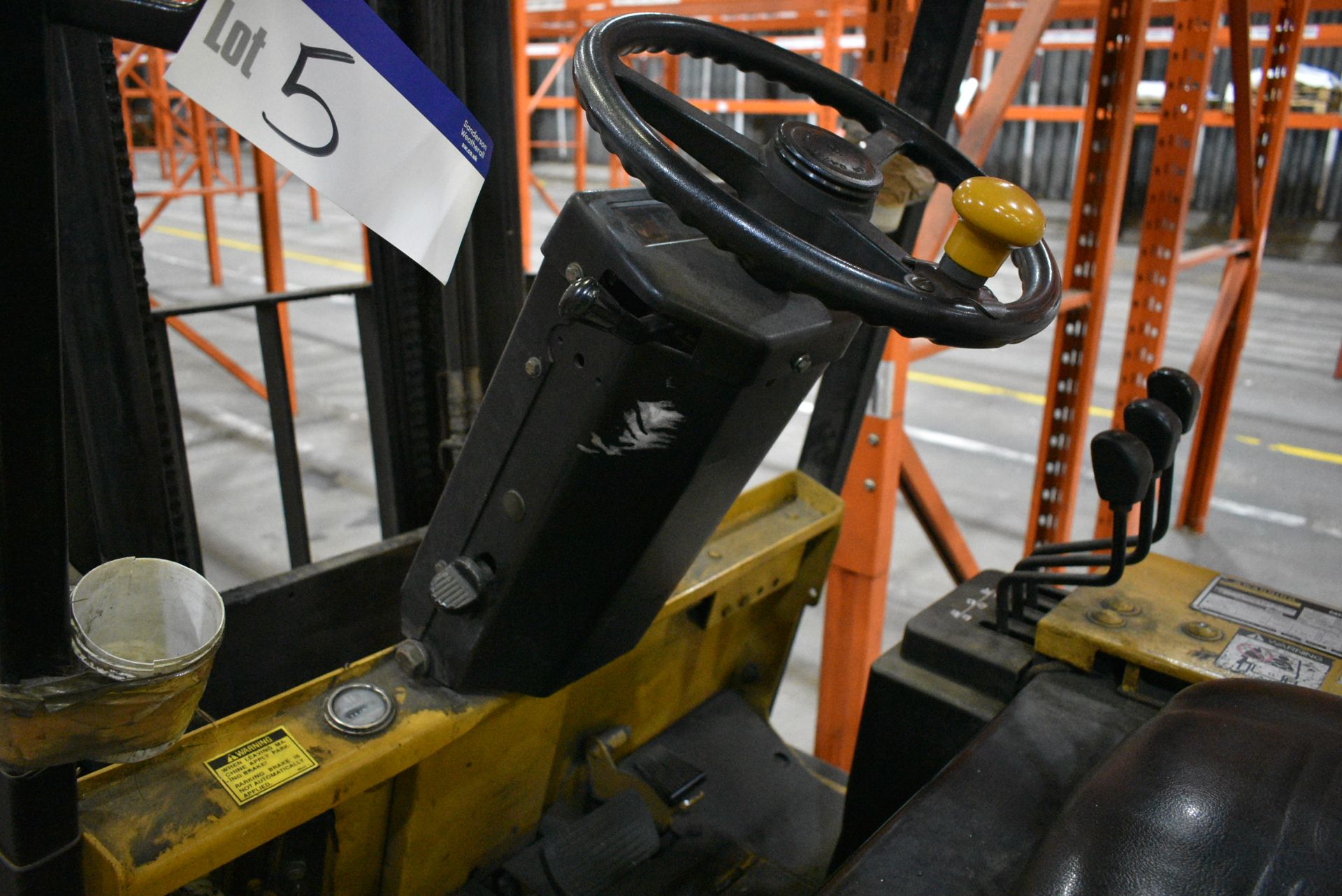 Caterpillar M40DSA BATTERY ELECTRIC FORK LIFT TRUCK, serial no. 7LC00610, 2000kg rated capacity, - Image 7 of 12
