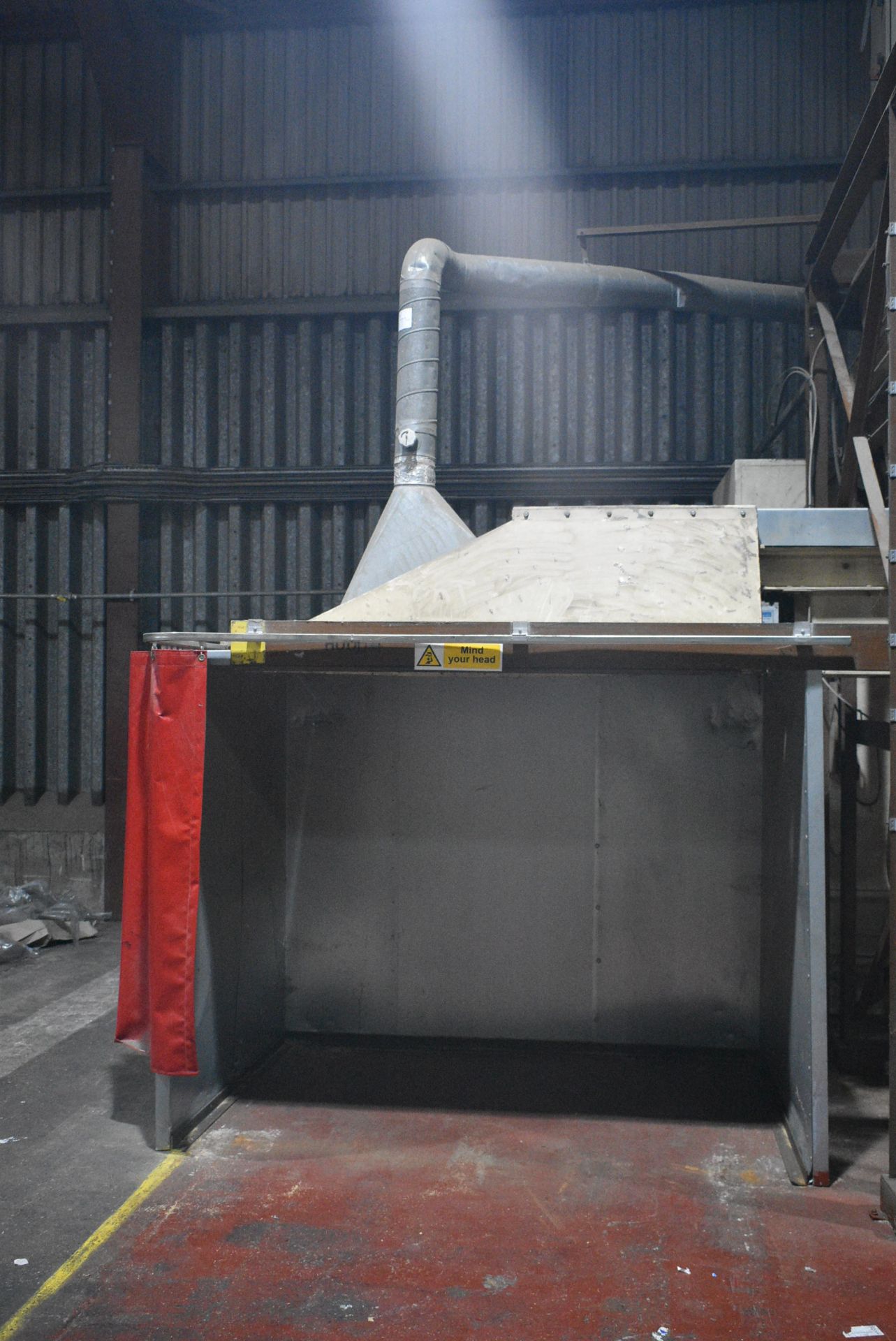 1500kg capacity LOSS IN WEIGHT WEIGHER, approx. 8.5m x 2.2m x 6.8m total footprint, with bin tippler - Image 4 of 7