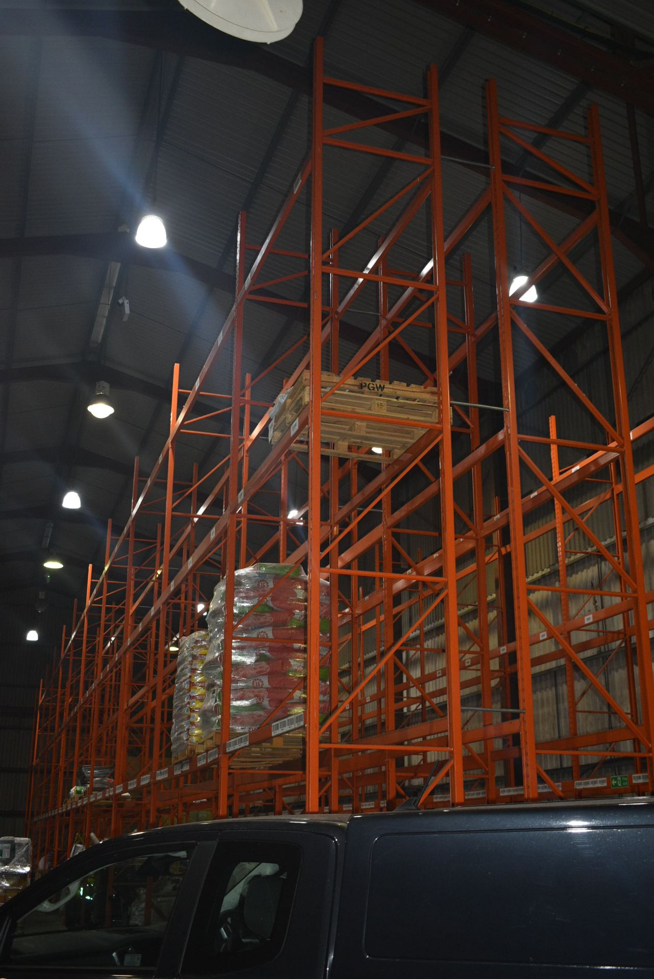 Redirack HD20T 11 BAY MAINLY THREE TIER DOUBLE SIDED PALLET RACK, comprising 24 End frames, each - Image 4 of 9