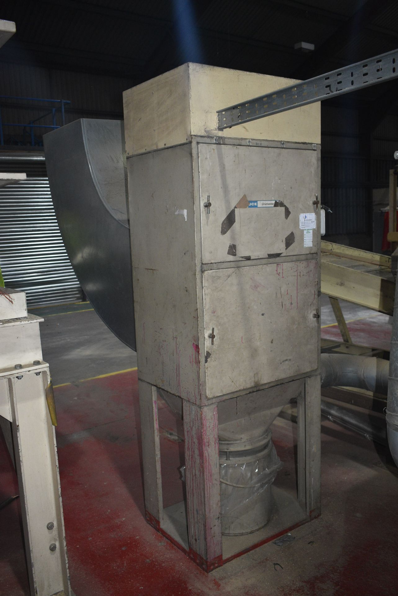 DCE UMA 102 G3 Dust Collection Unit, serial no. 150916, with immediate ducting (free dismantling and - Image 2 of 4