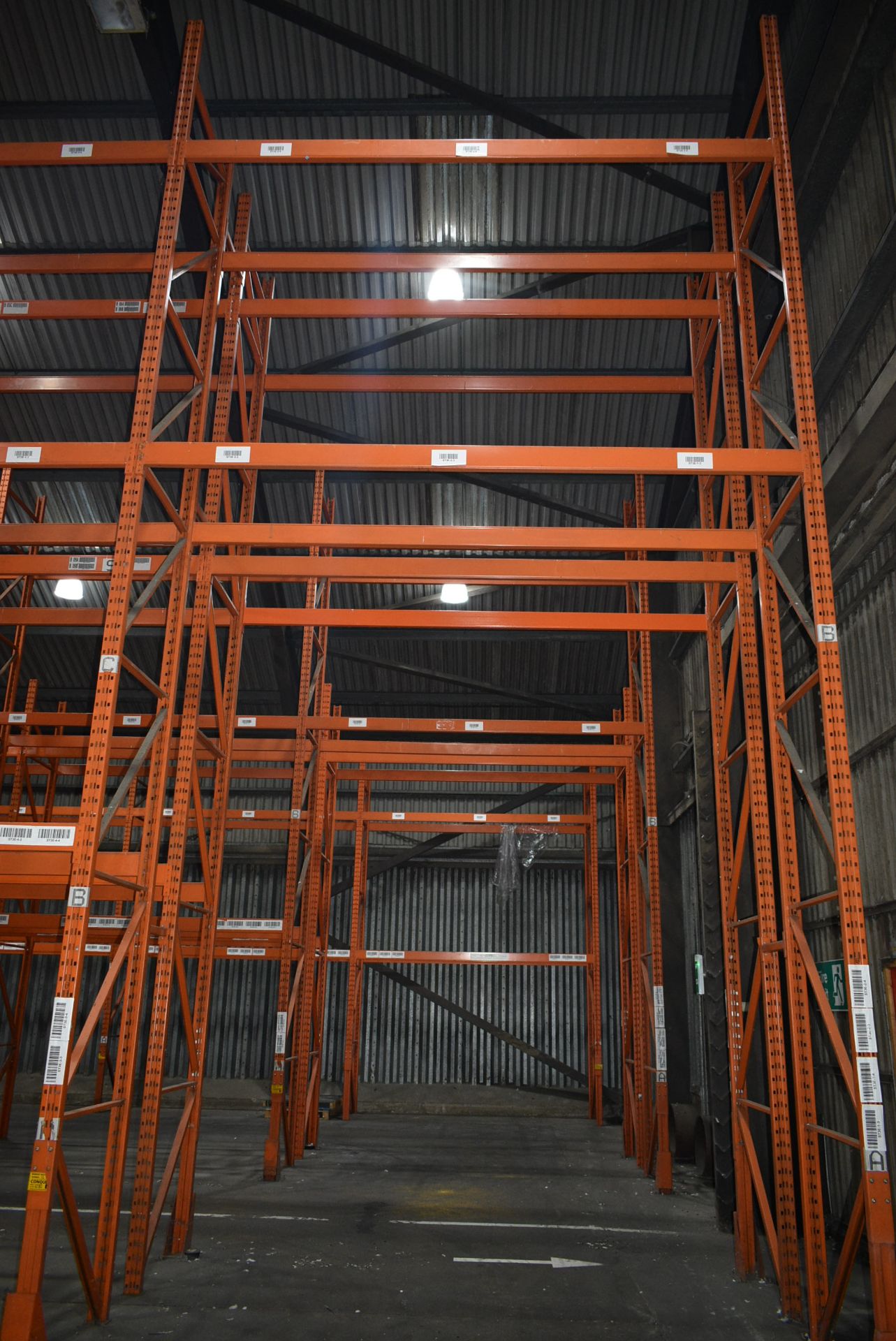 Redirack HD250 THREE TIER DOUBLE SIDED PALLET RACK, comprising 17 bays (double sided 34 bays); 36 - Image 7 of 9