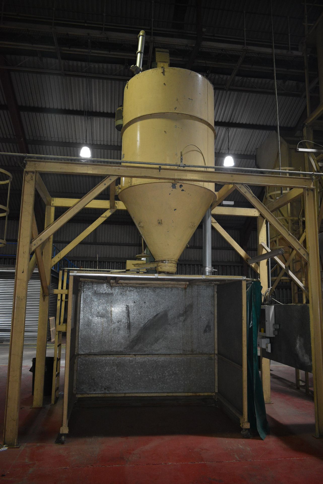 Vertical Mixer, approx. 1.4m dia. x 3m deep, with