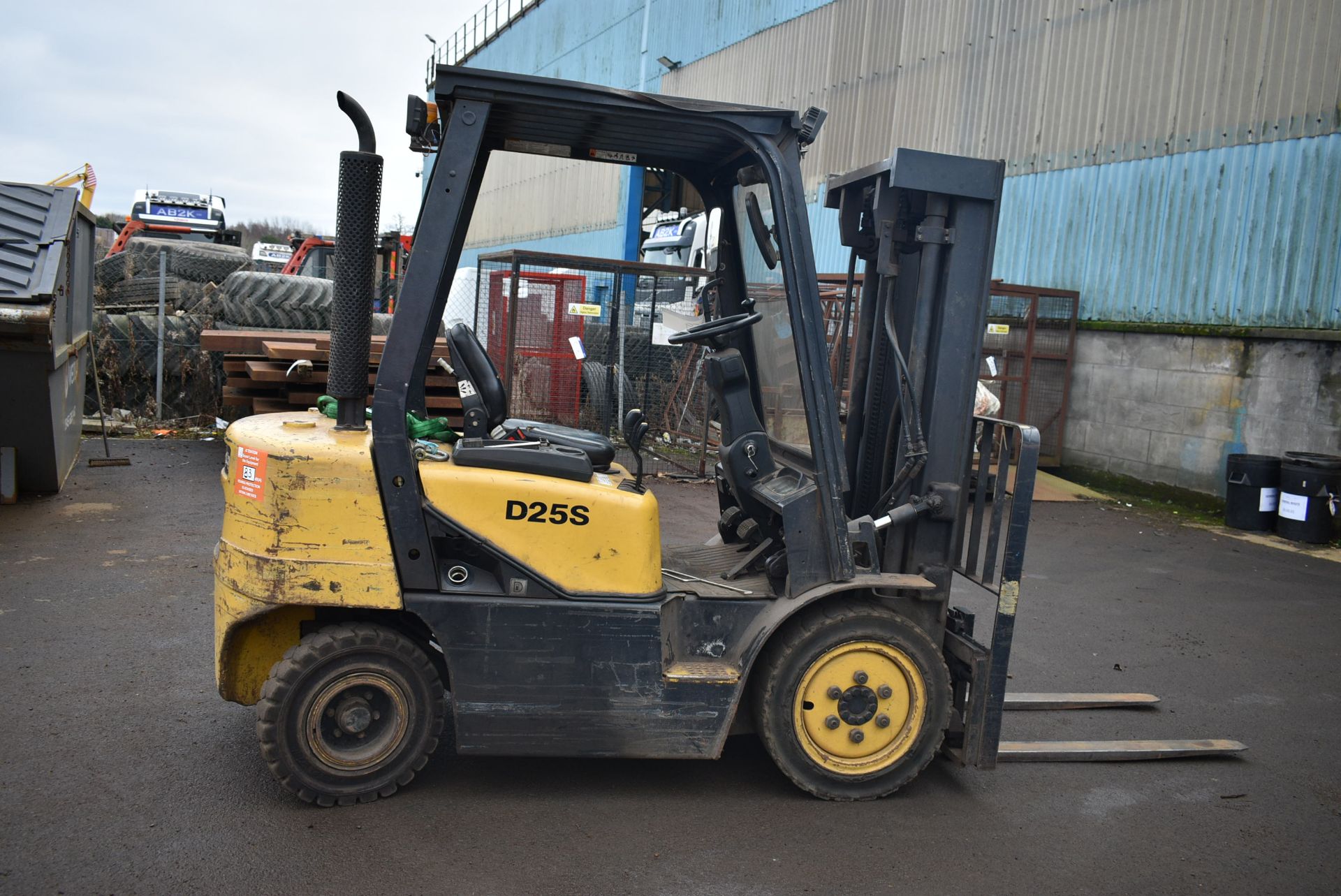 Doosan D25S-3 2500kg cap. DIESEL FORK LIFT TRUCK, - Image 4 of 9