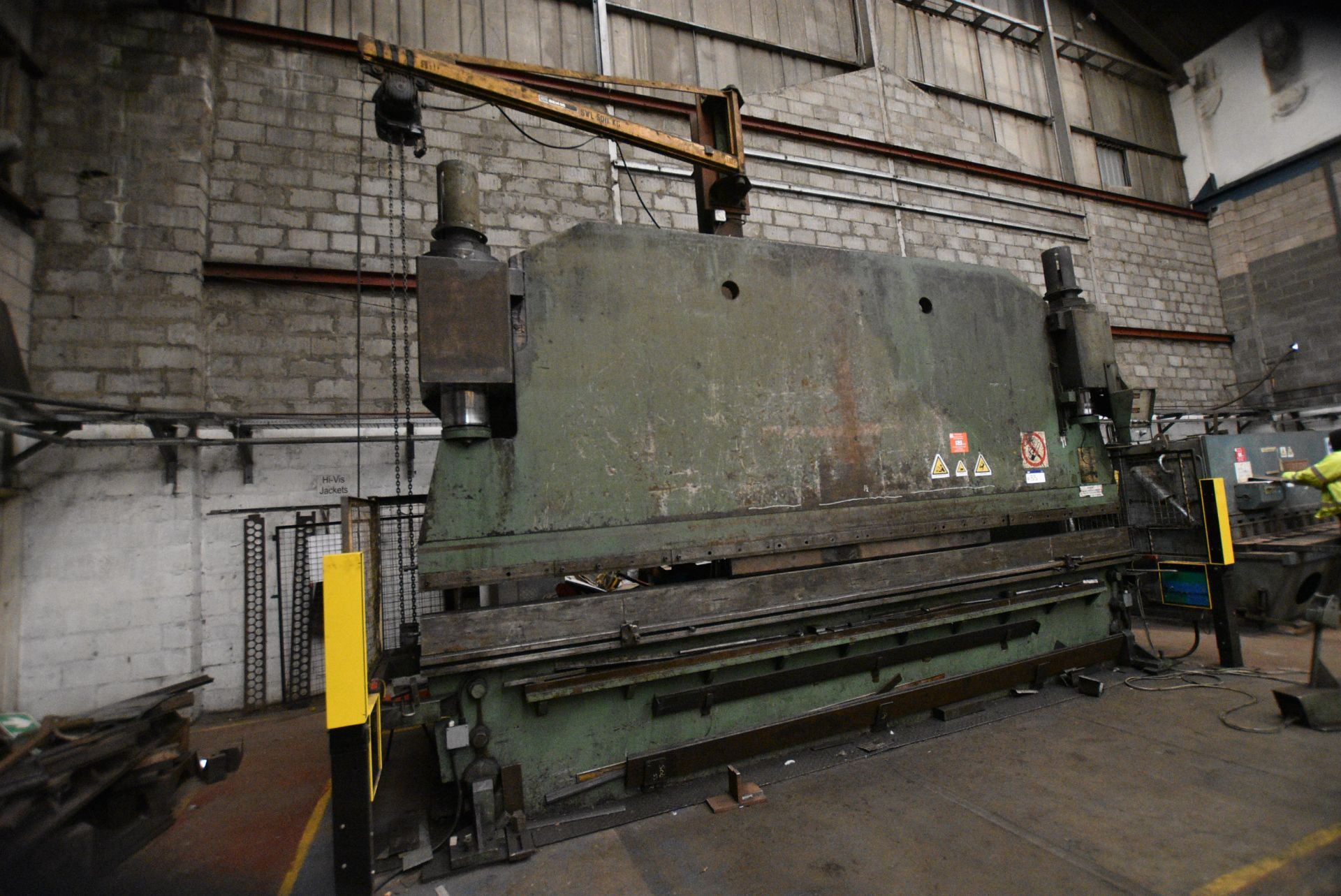 Pearson 5562mm x 400 tonne BRAKE PRESS, machine no