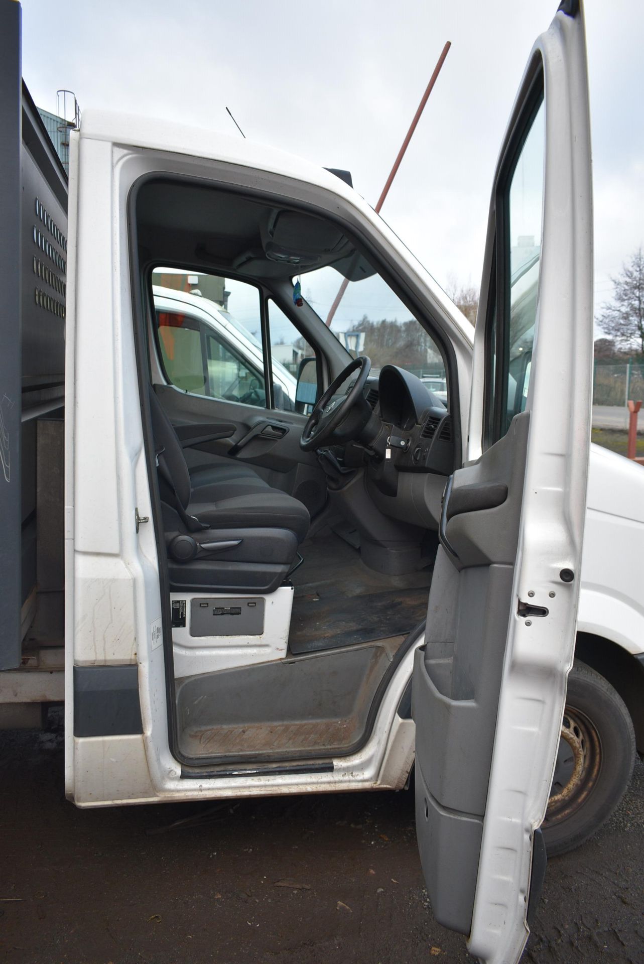 Volkswagen CRAFTER CR35 TDi DIESEL DROPSIDE TRUCK, - Image 10 of 12