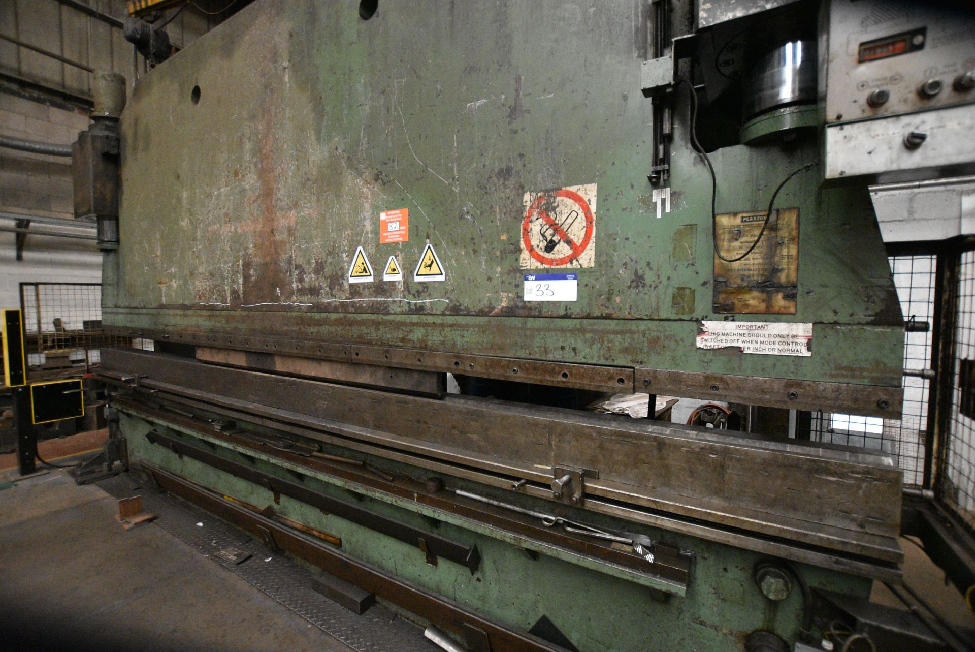 Pearson 5562mm x 400 tonne BRAKE PRESS, machine no - Image 6 of 7