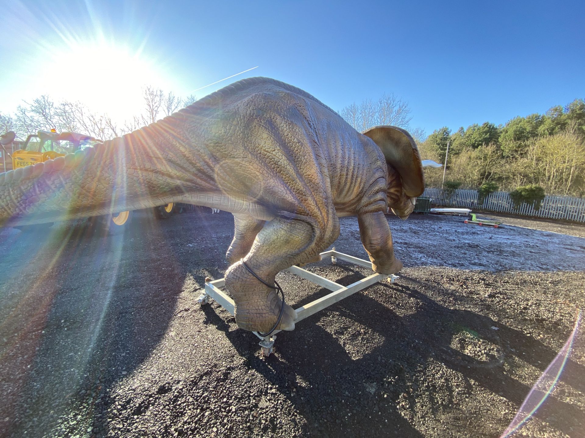 ANIMATRONIC TRICERATOPS by Sanhe Robot, track no. - Image 7 of 13