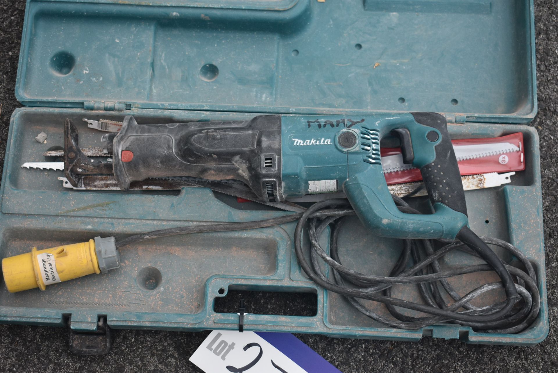 Makita Portable Electric Reciprocating Saw, 110V, with carry casePlease read the following important - Image 2 of 3