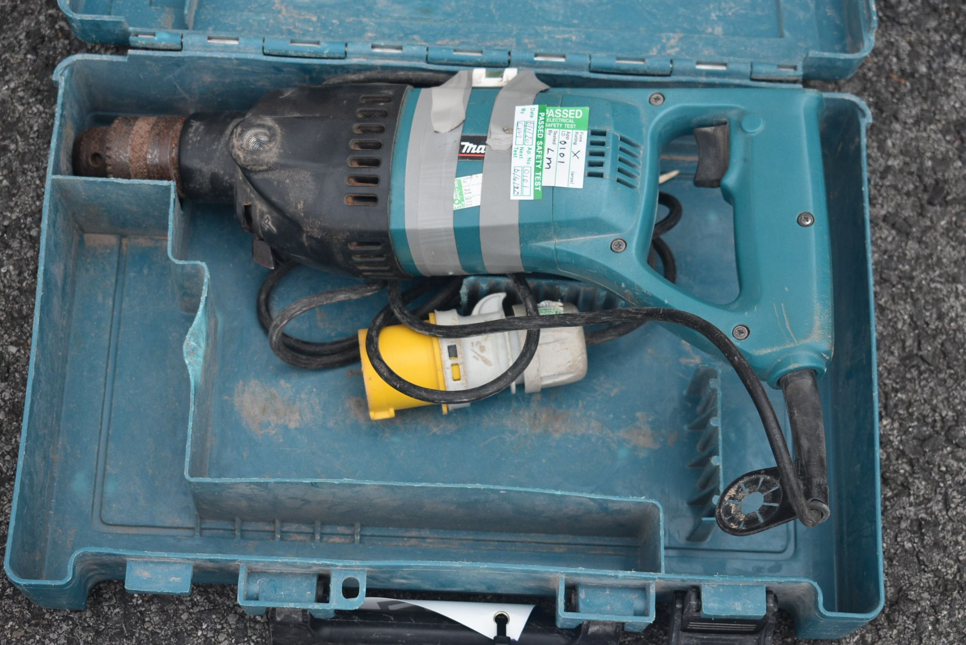 Makita Portable Electric Drill, 110V, with plastic carry casePlease read the following important - Image 2 of 3