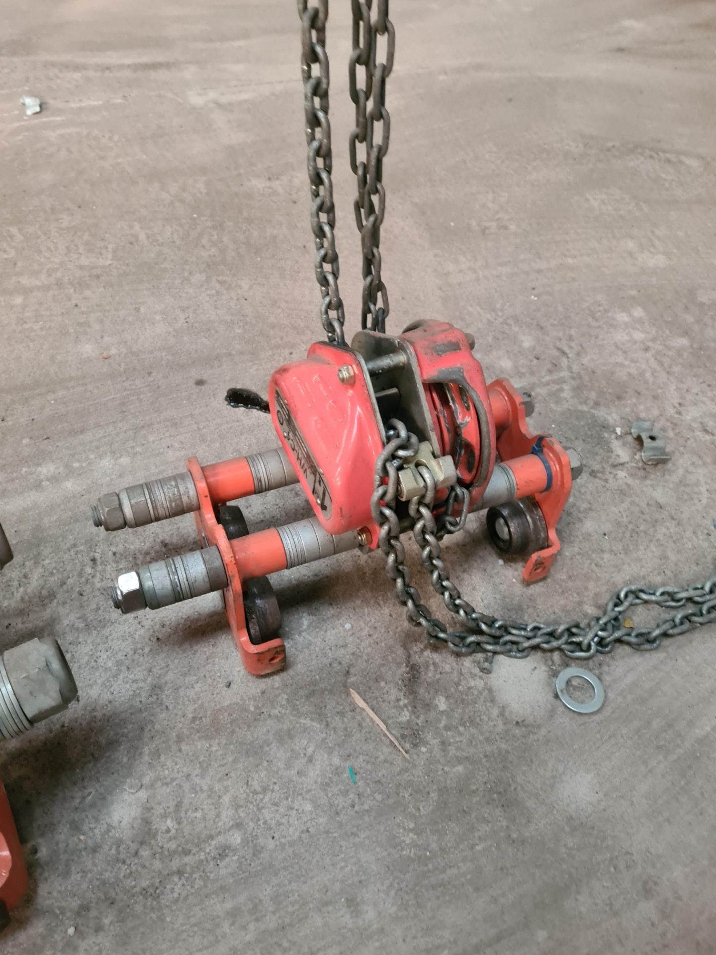 1051 Hackett WH-C4 Chain Hoist, year of manufacture 2019, SWL 1 ton, with Hackett WH-PT Girder - Image 2 of 2