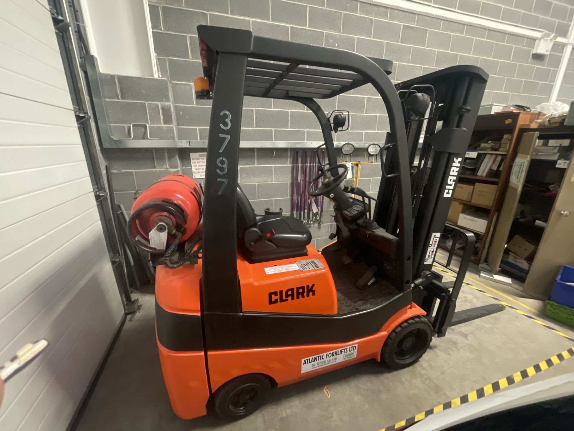 Clark C18CL 1800KG CAP. LPG FORK LIFT TRUCK, serial no. C1521-0223-9834, year of manufacture 2012, - Image 8 of 12