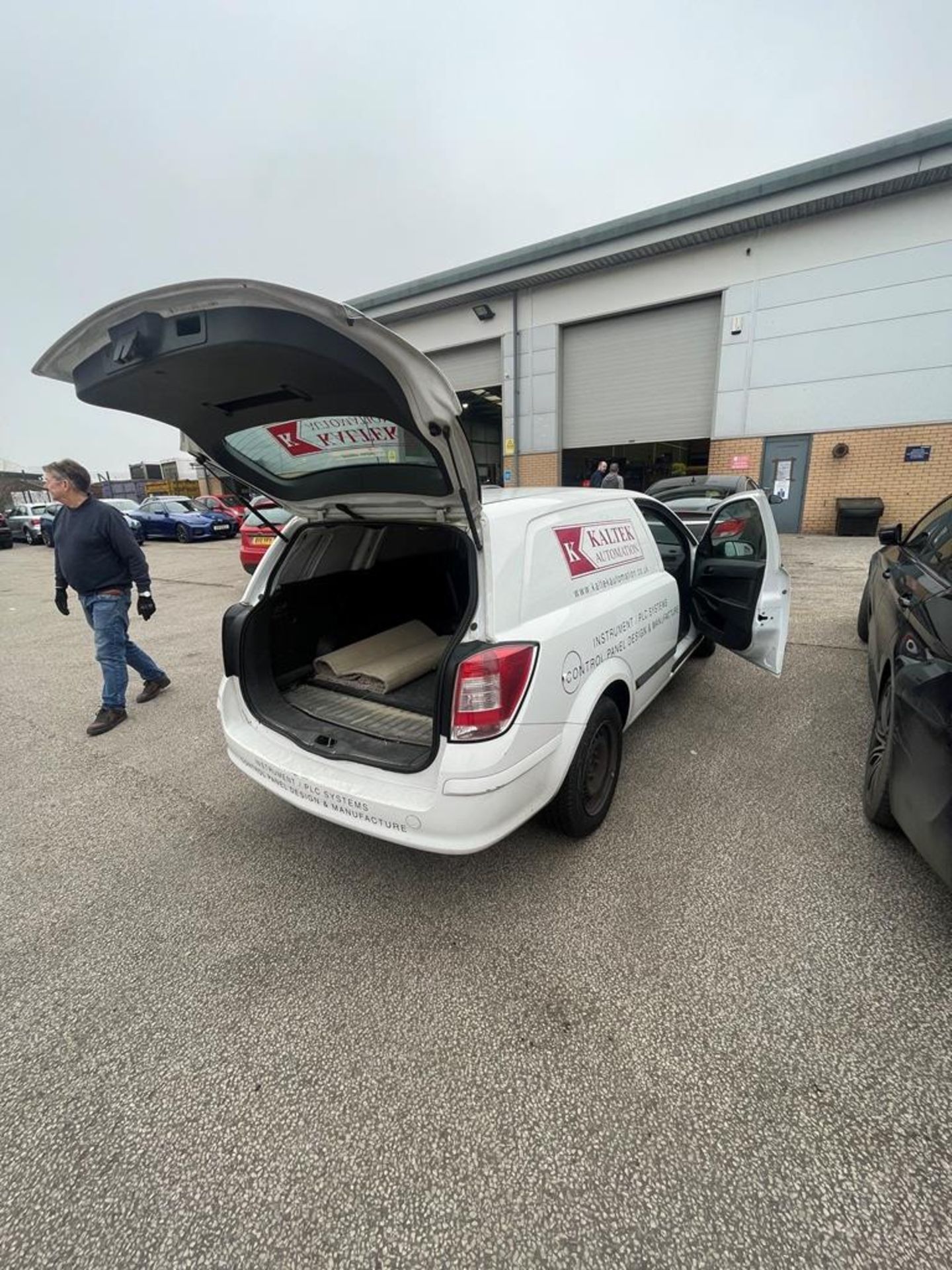 Vauxhall Astra 1.7 CDTr Diesel Car Derived Van, registration no. FL08 ORX, date first registered - Image 6 of 9