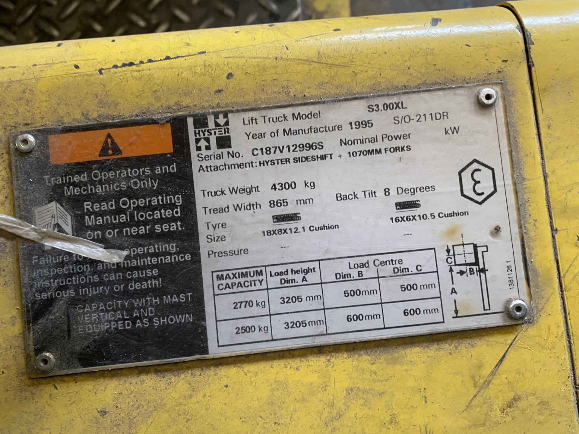 Hyster S3.00 XL 2500kg LPG FORK LIFT TRUCK, serial no. C187V12996S, year of manufacture 1995, 5396 - Image 7 of 7