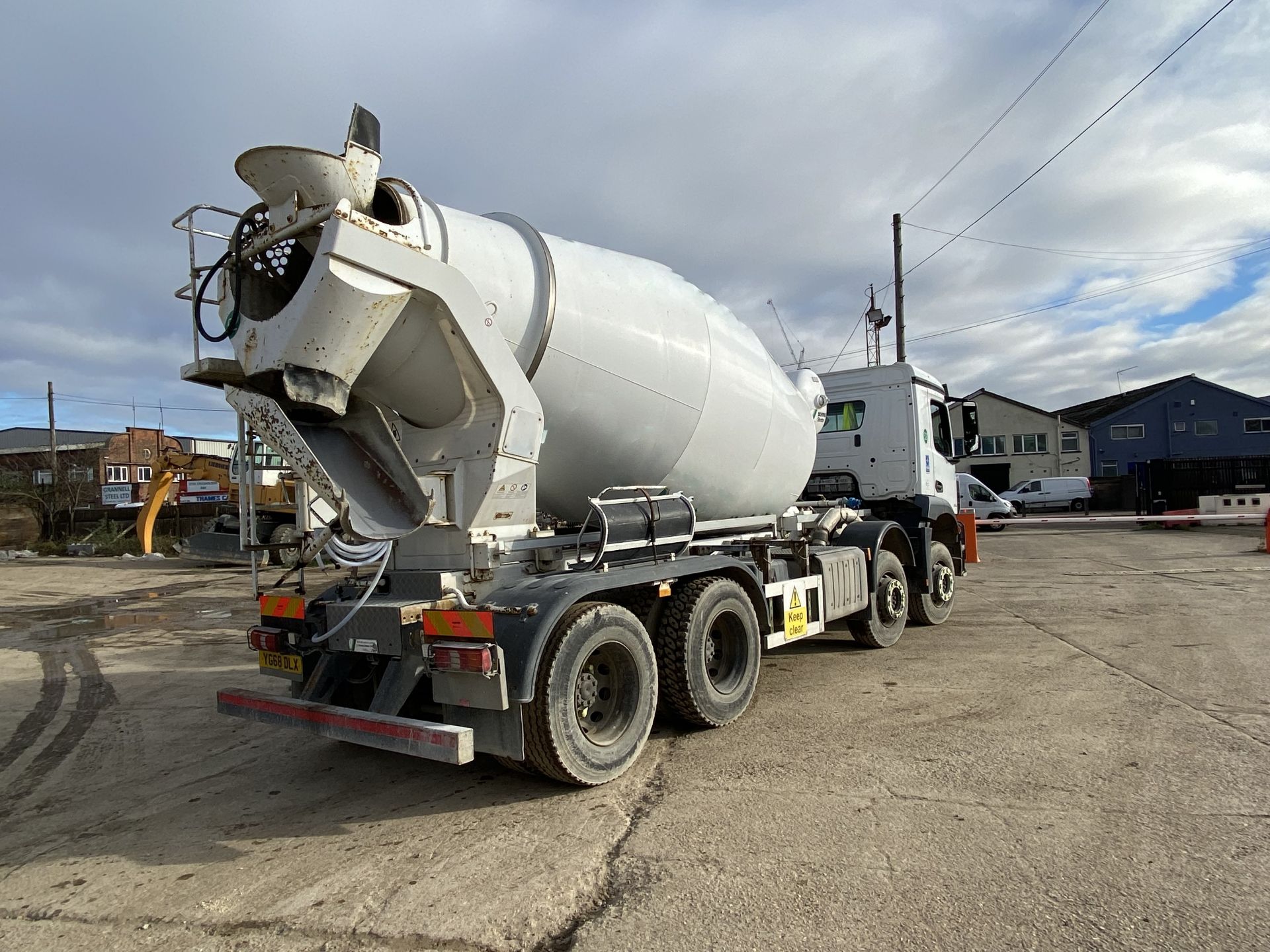 Mercedes Benz AROCS 3240 8x4 8m³ Concrete Mixer Truck, registration no. YG68 DLX, chassis no. - Image 4 of 7