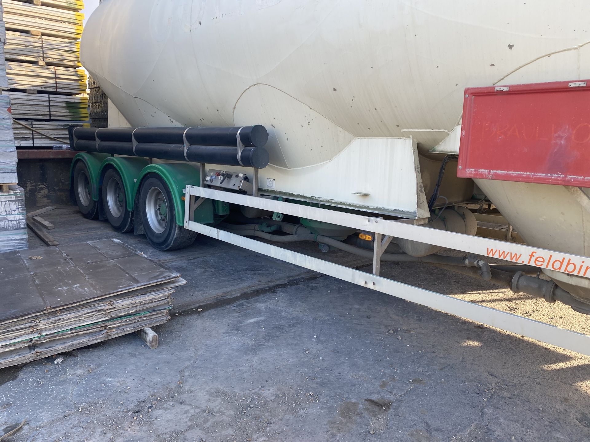 Feldbinder EUT50.3 50m³ Pot Belly Triaxle Tanker Trailer, serial no. 50070131308, date of - Image 5 of 11