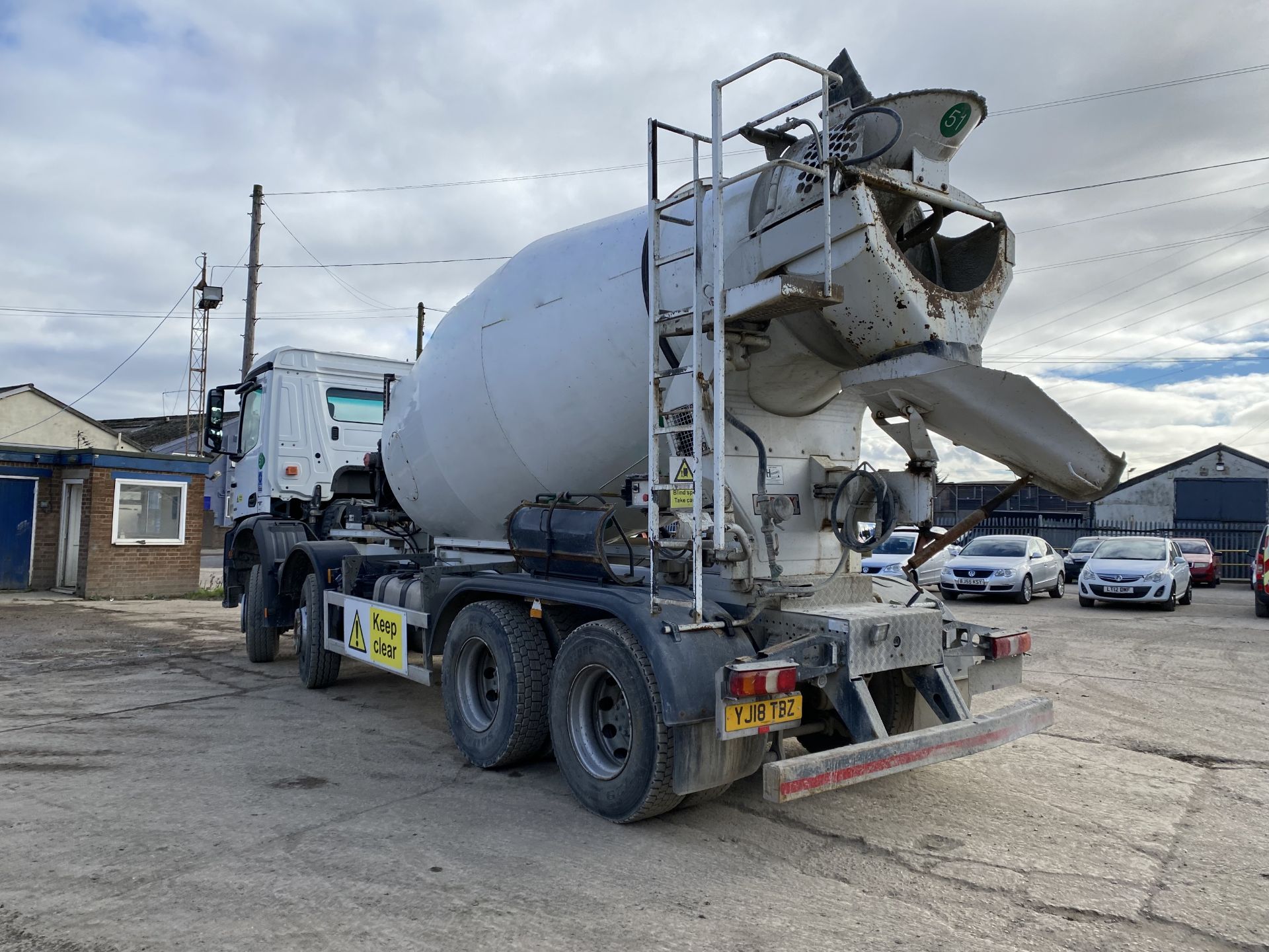 Mercedes Benz AROCS 3236 8x4 8m³ Concrete Mixer Truck, registration no. YJ18 TBZ, chassis no. - Image 3 of 8