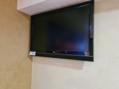 LG 40in. Wall Mounted TelevisionPlease read the following important notes:- Collections will not