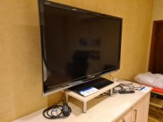 Sharp Aquos LC-52X20E 52in. TelevisionPlease read the following important notes:- Collections will