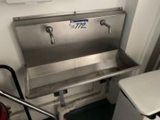 Stainless Steel Wall Mounted SinkPlease read the following important notes:-Removal of Lots: A