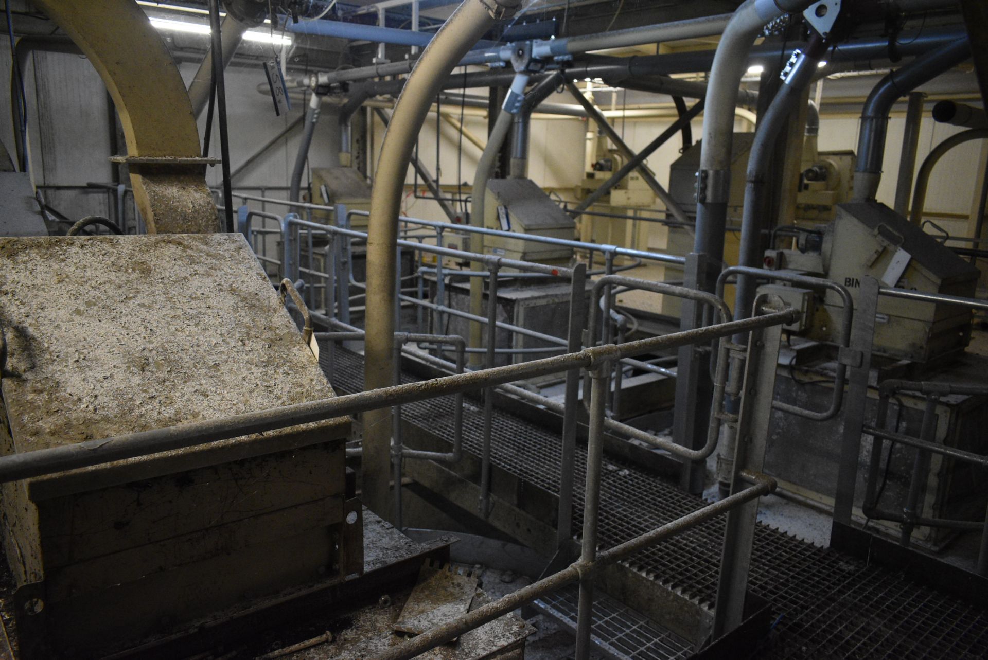 NEST OF TEN X 35 TONNE FLOUR STORAGE SILOS, each bin approx. 2.5m dia. x approx. 11m deep on - Image 13 of 18