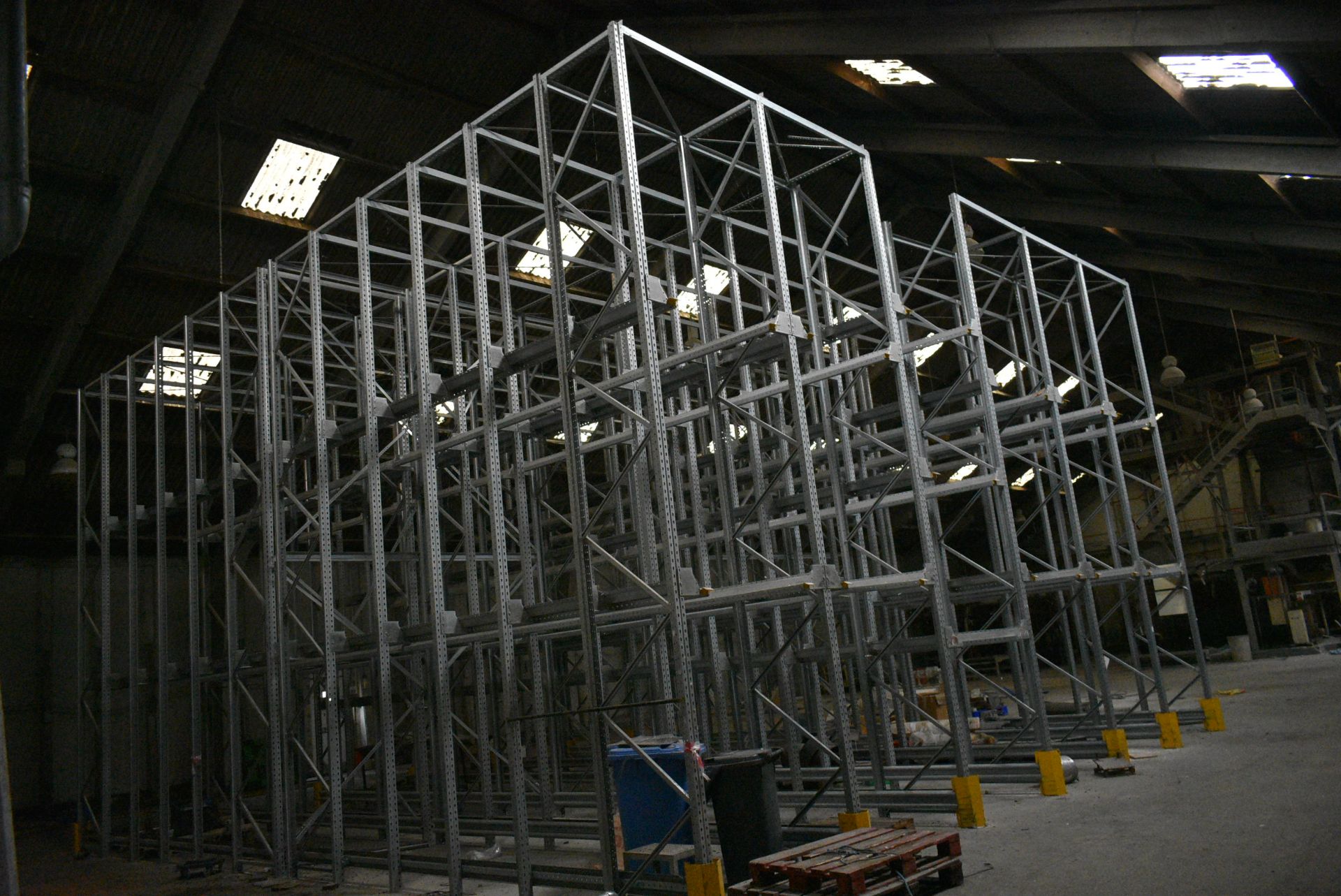 Dexion P90 M SIX BAY THREE TIER DRIVE-IN PALLET RACK, approx. 10m x 10.8m x 6m high overall, for - Image 3 of 6