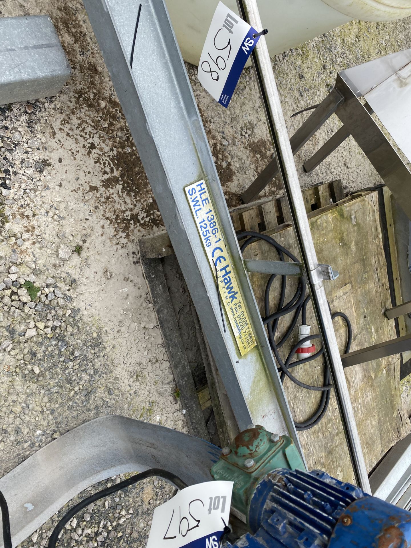 Hawk Galvanised Steel Free Standing Pillar Jib Cra - Image 2 of 2