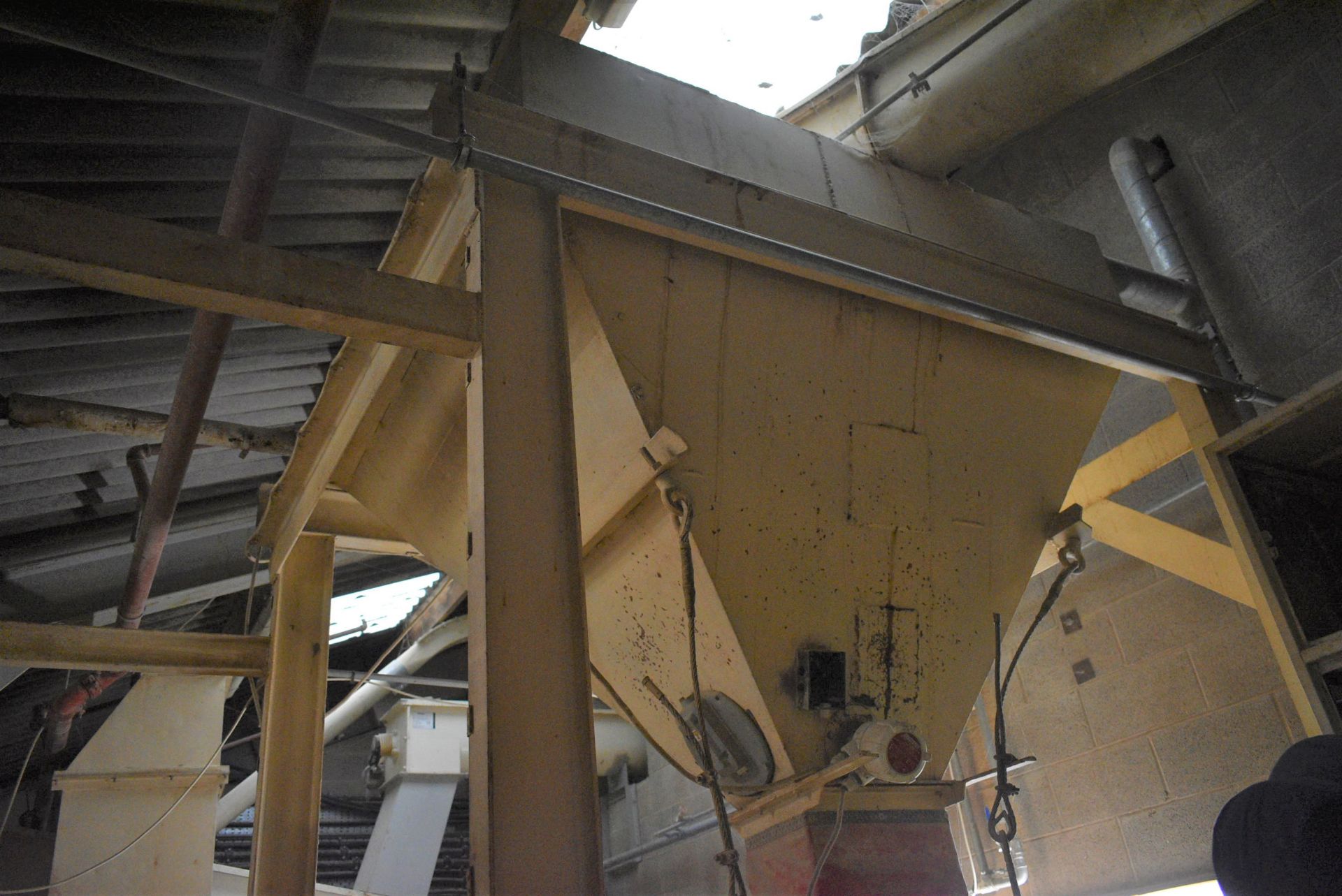 Pre-Grind Hopper, approx. 1.8m x 1.6m x 1.5m deep, - Image 3 of 4